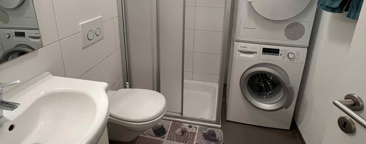 WC douche et colonne de lavage-séchage